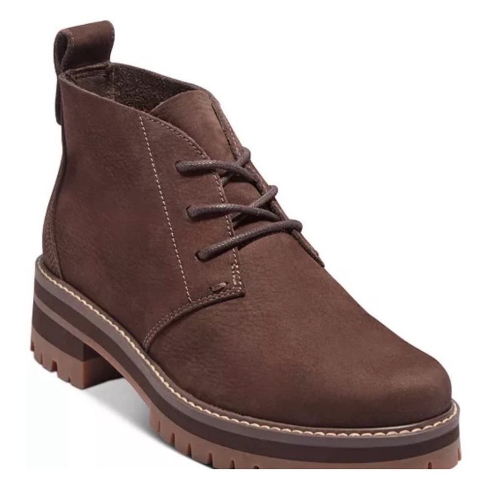 TIMBERLAND Courmayeur Valley
Desert Lug Sole Boots Women's
